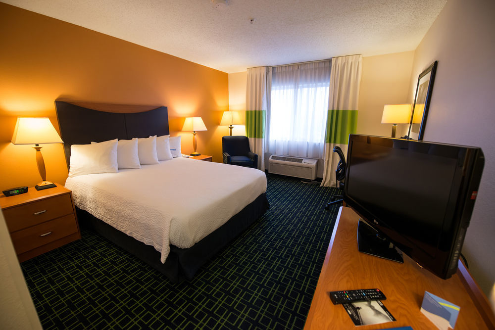 Fairfield Inn Colorado Springs Air Force Academy מראה חיצוני תמונה